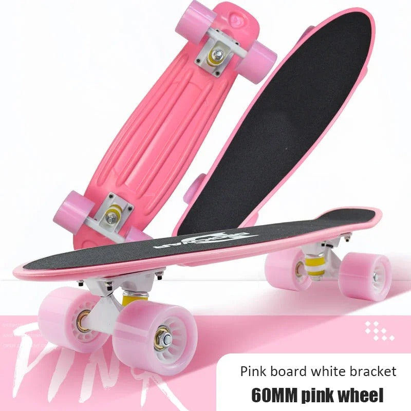 🛹 סקייטבורד 57 ס'מ גלגלים 60 מ''מ, מהיר ונייד! מושלם למתחילים ולילדים שליטה קלה, מהירות גבוהה ועיצוב מדליק