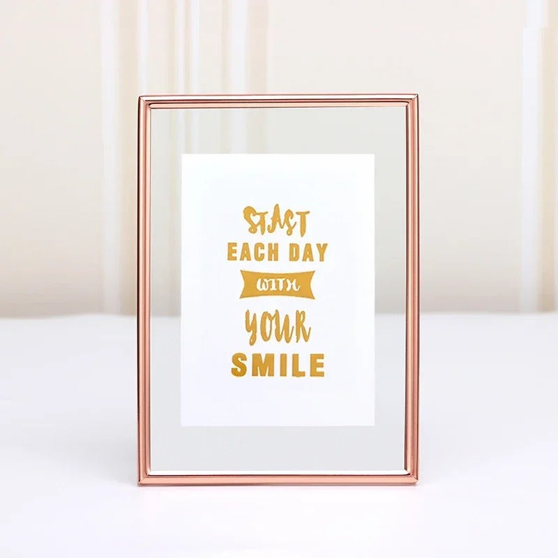 מסגרת תמונה יוקרתית מתכתית בסגנון נורדי לבית ולסלון דקור מודרני לתמונות משפחה וילדים