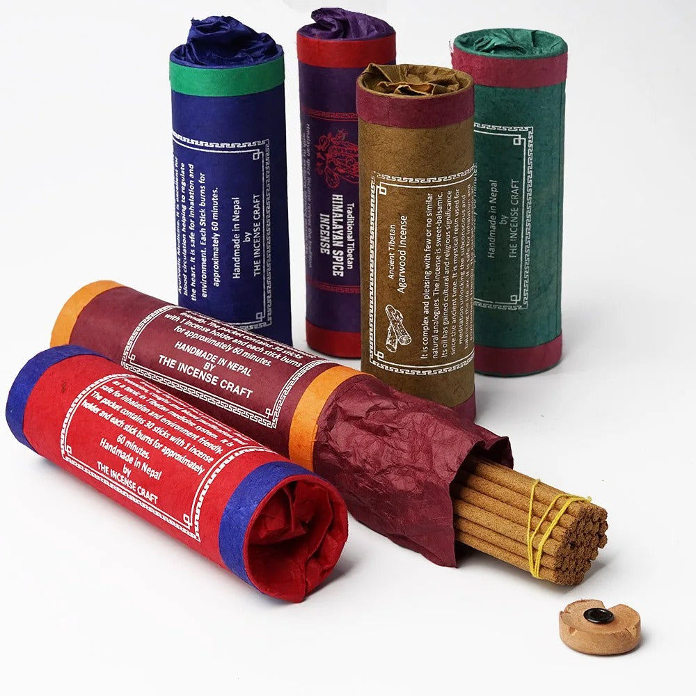 קטורת טיבטית איכותית לבית – עבודת יד מנפאל, ריח טבעי של ארז וסנדלווד | כולל מחזיק